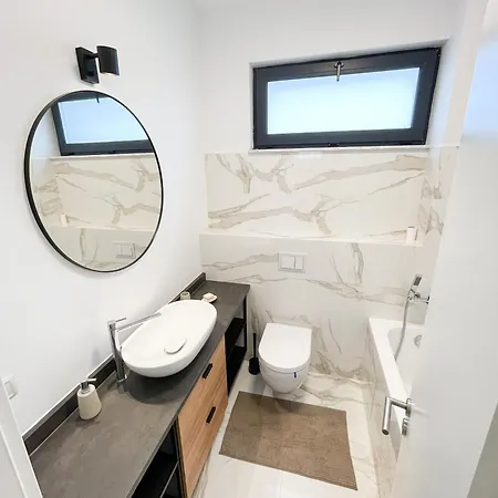 アパートホテル Warm